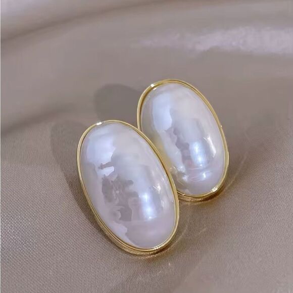 Classic Gold and Pearl Oval Earrings - Picture 1 of 5